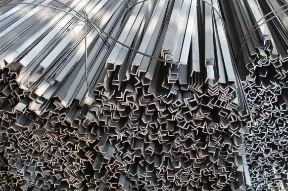 Уголок стальной горячекатаный фото